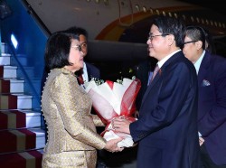 Chủ tịch Quốc hội Vương quốc Campuchia đến Hà Nội, bắt đầu thăm chính thức Việt Nam