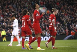 Europa League: Hình ảnh trận đấu Liverpool thắng đậm, sớm ghi tên vào vòng 1/8
