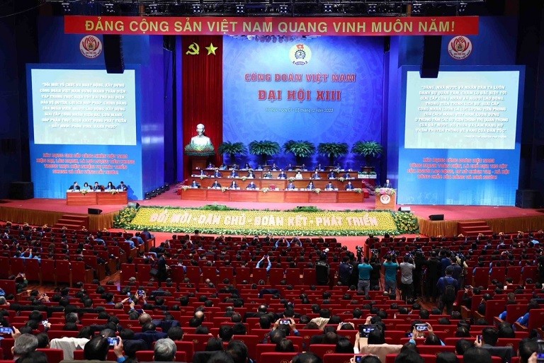 Phiên làm việc đầu tiên của Đại hội XIII Công đoàn Việt Nam