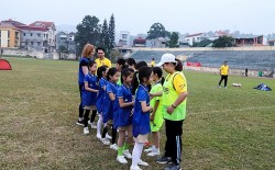 Cao Bằng phát triển bóng đá cộng đồng dưới sự hỗ trợ của Na Uy: Quả bóng tròn đưa giấc mơ của trẻ em Việt vươn xa