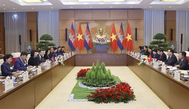 Vietnamese, Cambodian top legislators hold talks in Hanoi