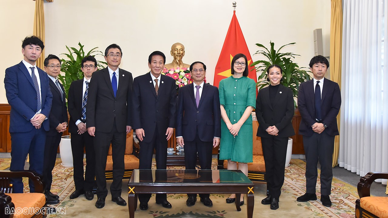 Bộ trưởng Ngoại giao Bùi Thanh Sơn đã tiếp nguyên Đại sứ đặc biệt Nhật Bản-Việt Nam Sugi Ryotaro Bộ trưởng Ngoại giao Bùi Thanh Sơn tiếp nguyên Đại sứ đặc biệt Nhật Bản-Việt Nam Sugi Ryotaro