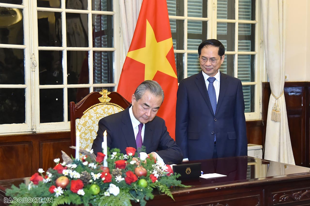 Trung Quốc tiếp tục là đối tác thương mại lớn nhất của Việt Nam, trong khi Việt Nam duy trì vị trí là đối tác thương mại lớn nhất của Trung Quốc trong ASEAN và lớn thứ 4 trên thế giới xét theo tiêu chí quốc gia. 