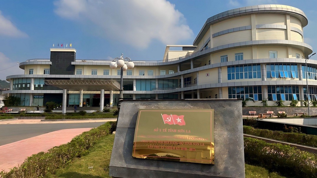 Bệnh viện Đa khoa tỉnh Sơn La: Tiếp tục nâng cao hơn nữa chất lượng khám, chữa bệnh cho nhân dân
