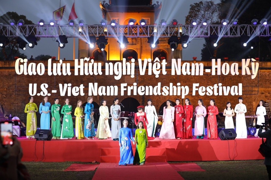 Ấm áp không gian Giao lưu hữu nghị Việt Nam-Hoa Kỳ tại Thủ đô Hà Nội