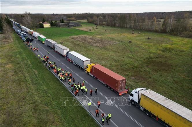 Biên giới Ukraine-Ba Lan tiếp tục bị phong tỏa