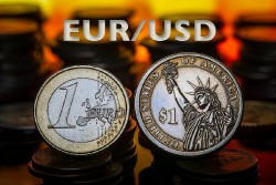 Tỷ giá ngoại tệ hôm nay 4/12: Tỷ giá USD, EUR, CAD, Bảng Anh, tỷ giá hối đoái... dự báo đồng bạc xanh giảm nhẹ dịp cuối năm