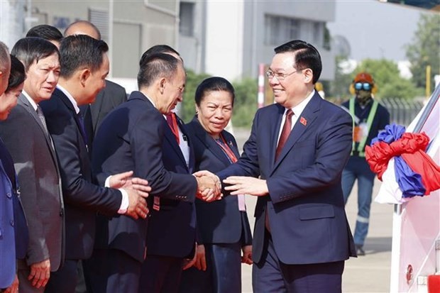 NA Chairman Vuong Dinh Hue arrives in Vientiane, beginning working trip in Laos