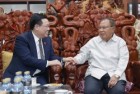 Chủ tịch Quốc hội Vương Đình Huệ thăm các đồng chí nguyên lãnh đạo cấp cao của Lào
