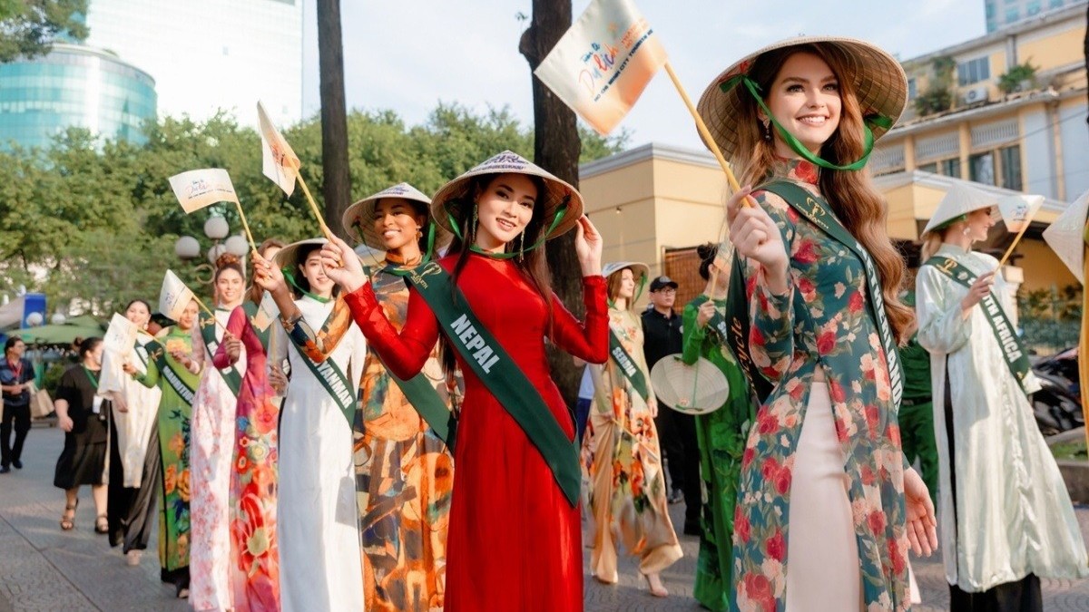 Hoa hậu Trái đất 2023: Hơn 80 thí sinh các nước diện áo dài diễu hành, tham gia Tuần lễ Du lịch TP. Hồ Chí MInh