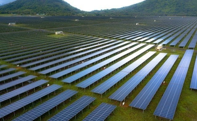 Toàn cảnh Nhà máy Sao Mai Solar thênh thang dưới chân Núi Cấm 