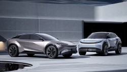 Toyota ra mắt 2 mẫu concept xe điện cho thị trường châu Âu