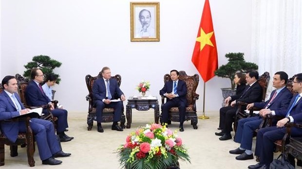 Deputy PM Tran Hong Ha receives General Director of Russian oil and gas company