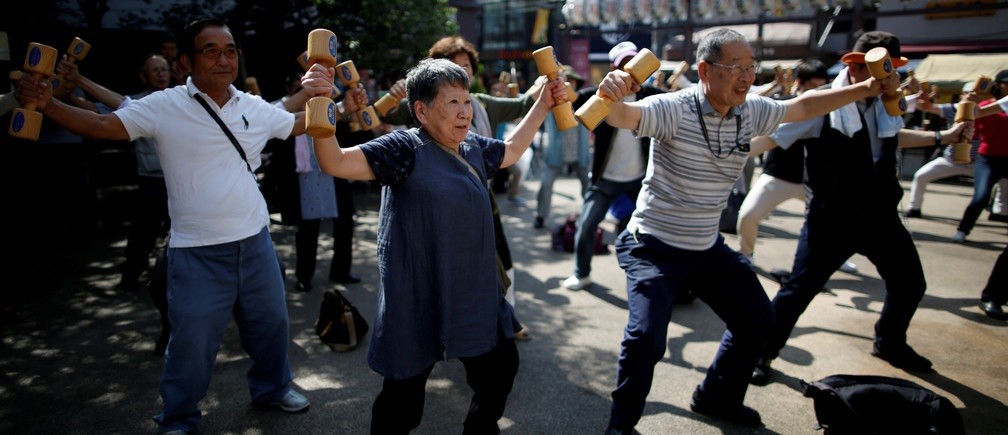 Chuyên gia nghiên cứu một số bí quyết sống thọ của những người già nhất Nhật Bản