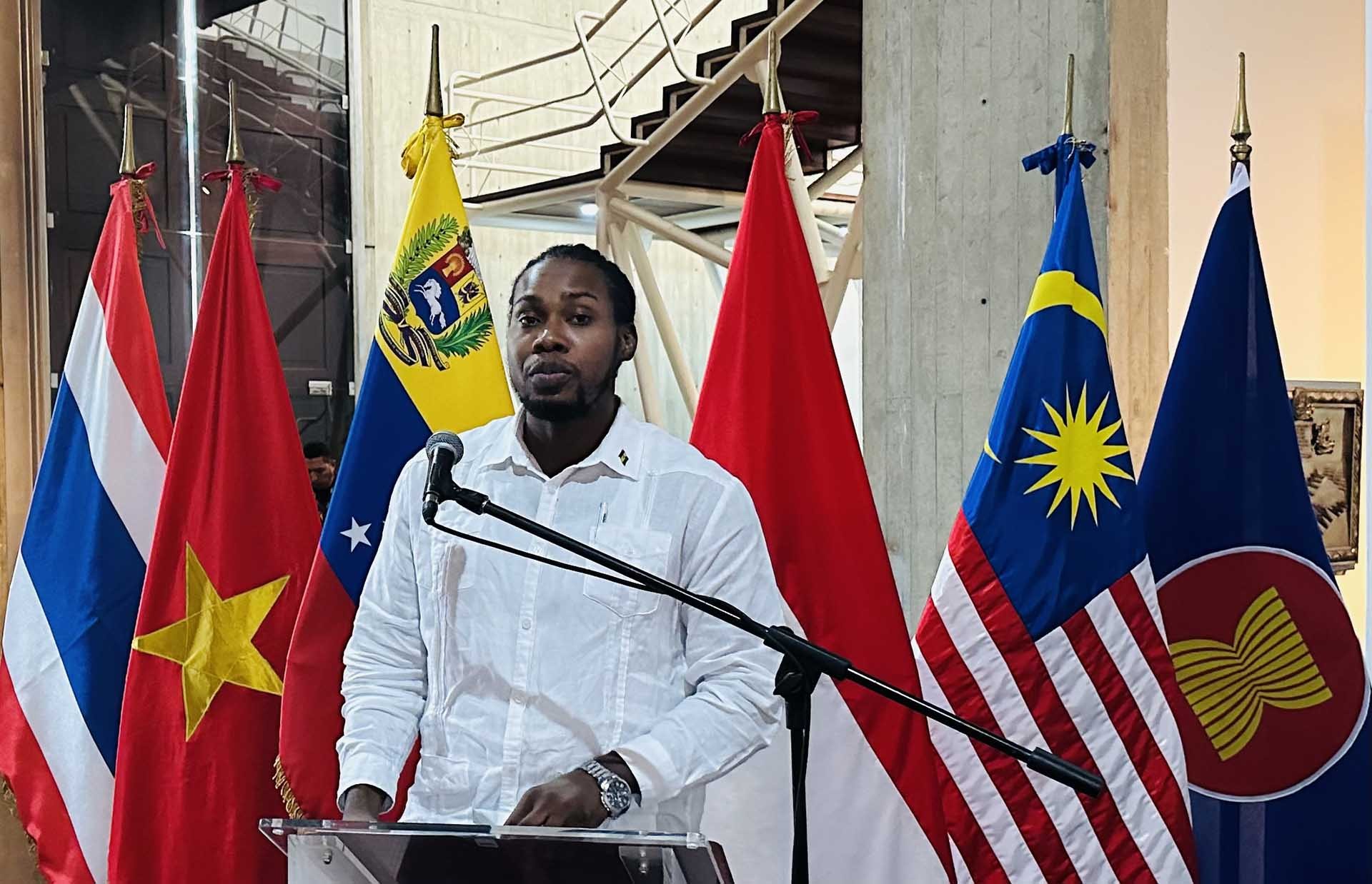 Ông Gareth Bynoe, Đại sứ Saint Vincent và Grenadines -quốc gia đang giữ vai trò Chủ tịch luân phiên của Cộng đồng các nhà nước Mỹ La-tinh và Caribe (CELAC) phát biểu.