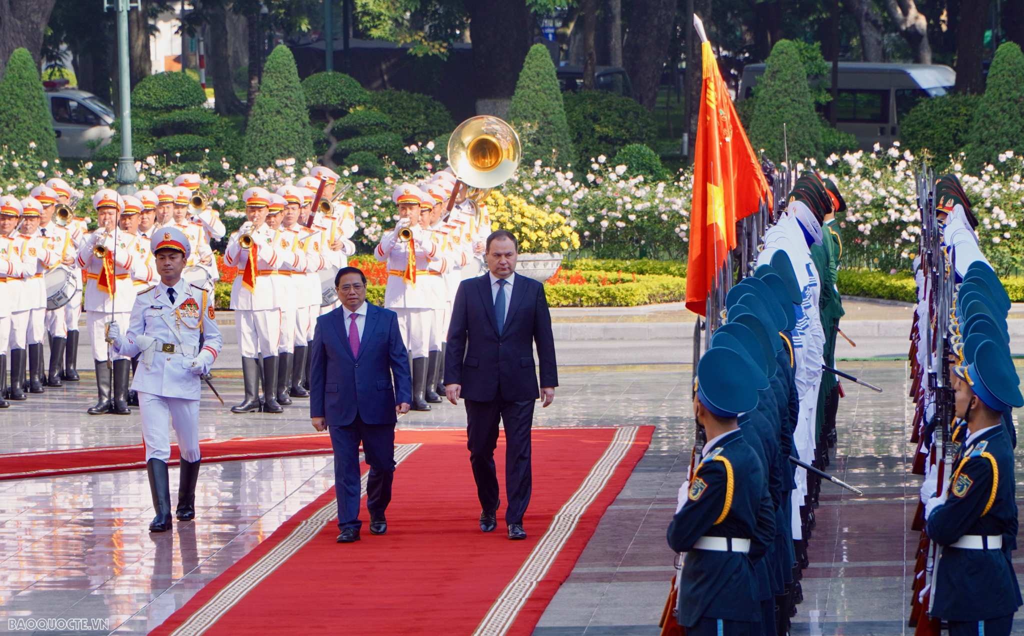 PM Pham Minh Chinh hosts welcome ceremony for Belarusian PM Roman Golovchenko