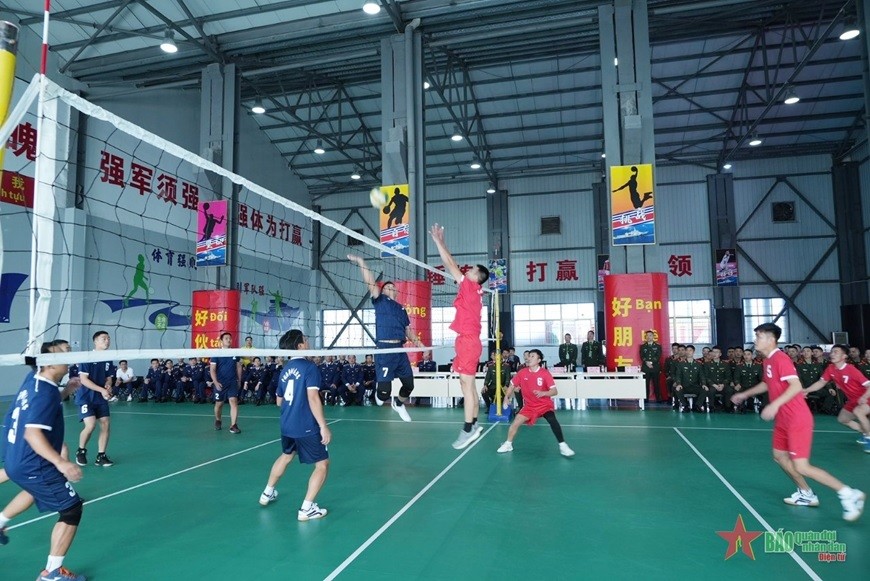 Lực lượng Cảnh sát biển Việt Nam và Cảnh sát biển Trung Quốc giao lưu bóng bàn, bóng chuyền và bóng đá