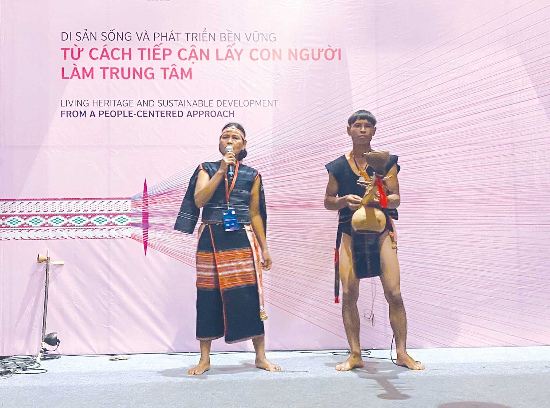 ‘Thấm’ âm nhạc Ba Na