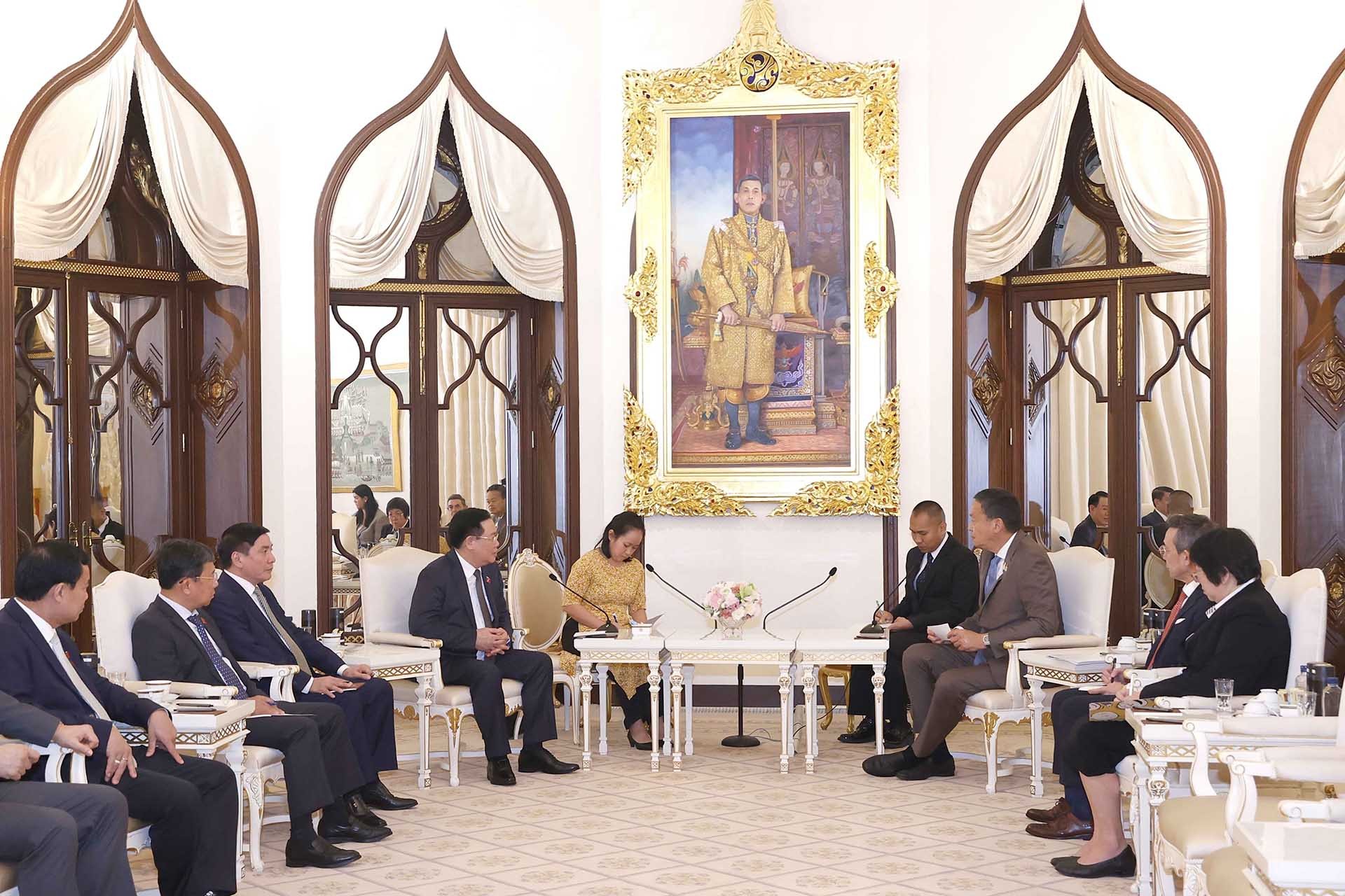Chủ tịch Chủ tịch Quốc hội Vương Đình Huệ hội kiến Thủ tướng Vương quốc Thái Lan Srettha Thavisin. (Nguồn: TTXVN) hội Vương Đình Huệ hội kiến Thủ tướng Thái Lan