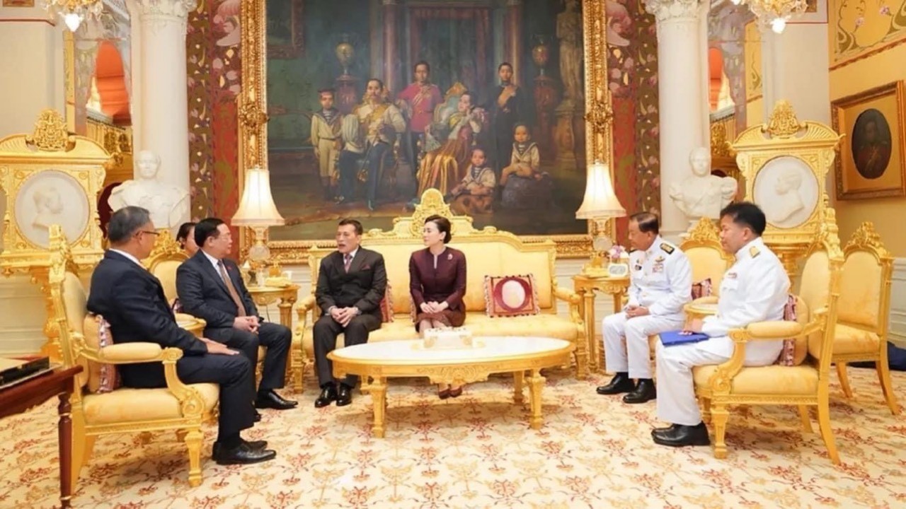 Chủ tịch Quốc hội Vương Đình Huệ hội kiến Nhà Vua Thái Lan Maha Vajiralongkorn. (Nguồn: TTXVN)