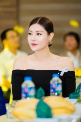 Sao Việt: Thanh Hương đẹp không tì vết, Midu mặc gợi cảm 'đốt mắt' fan