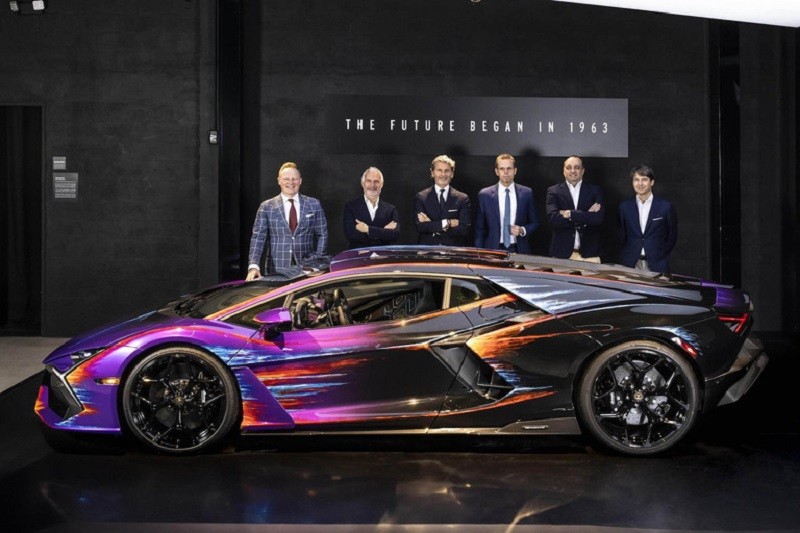 Cận cảnh siêu xe Lamborghini Revuelto Opera Unica phiên bản đặc biệt vừa ra mắt
