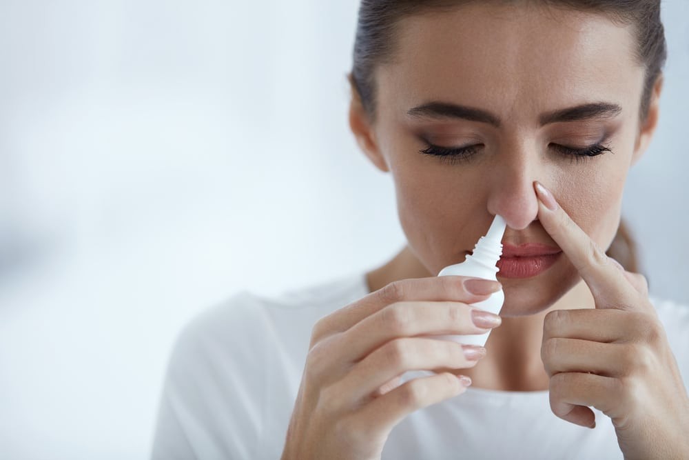 Người dân nên rửa mũi họng và tay chân hàng ngày để giảm nguy cơ mắc bệnh đường hô hấp.
