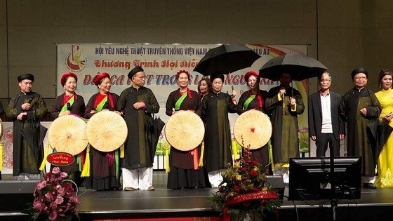 Dân ca trong lòng người Việt tại Đức