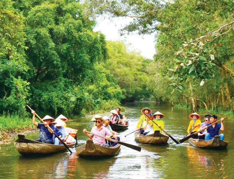 Visit ting Dong Thap for fishing, admiring lotus field