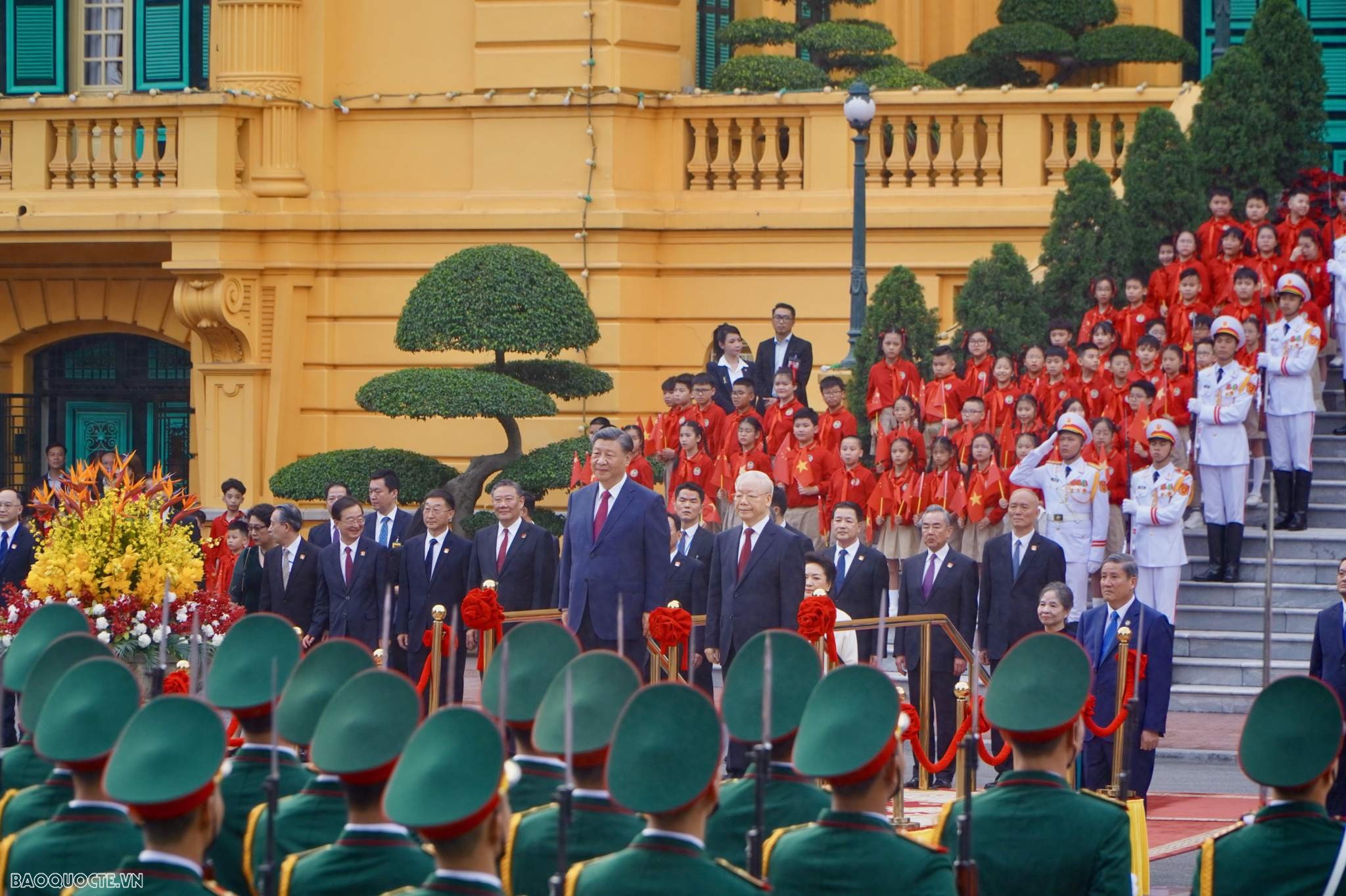 21-cannon salute to welcome General Secretary, President of China Xi Jinping in Hanoi