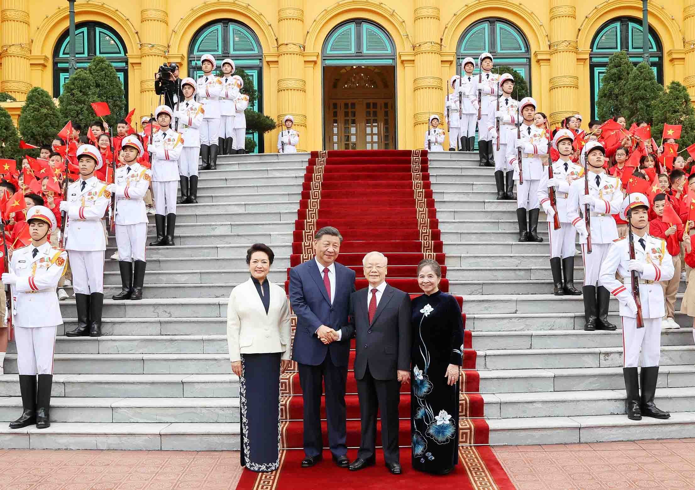 Việt Nam coi phát triển quan hệ với Trung Quốc là ưu tiên hàng đầu Việt Nam coi phát triển quan hệ với Trung Quốc là ưu tiên hàng đầu