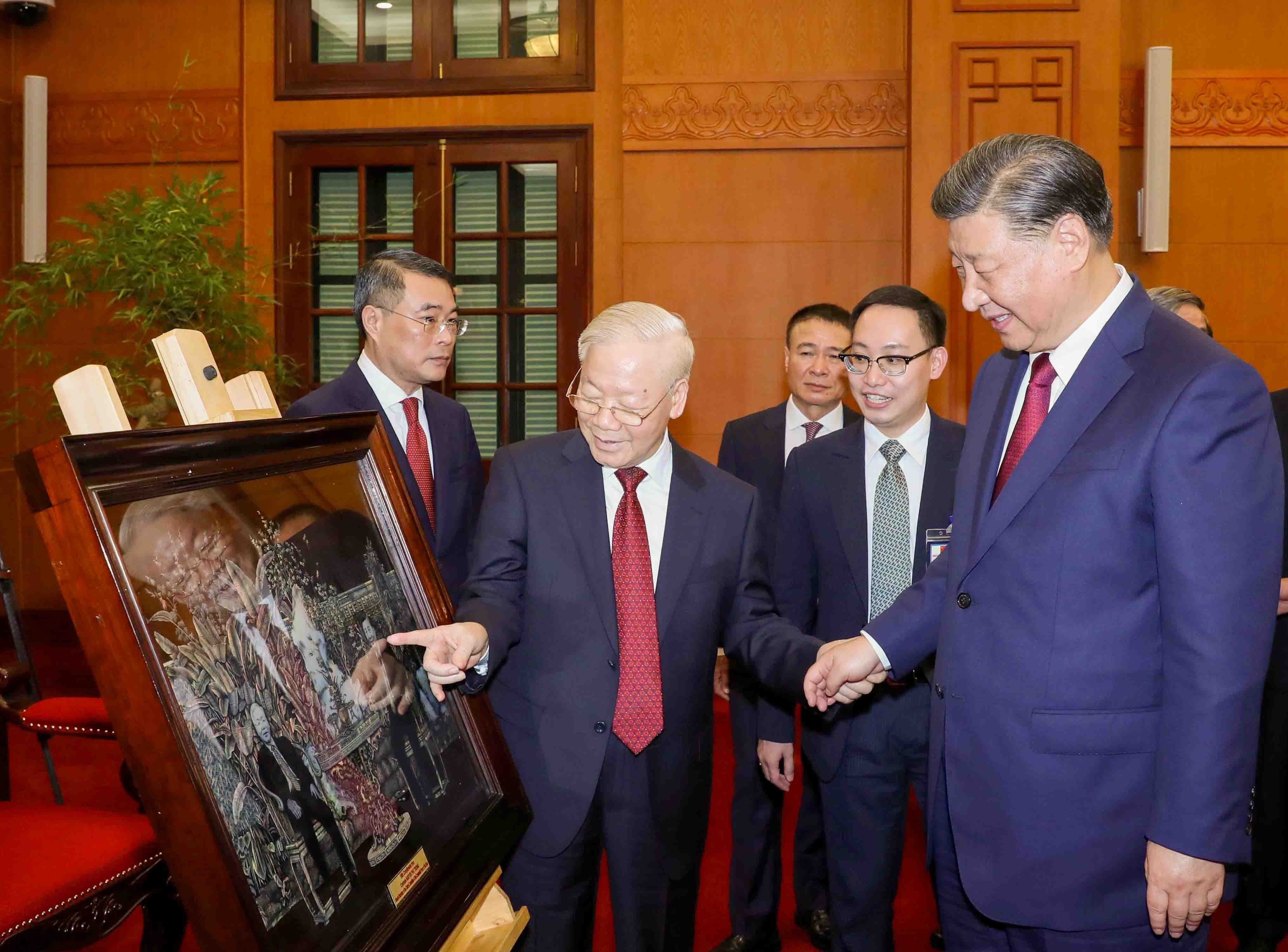 Hình ảnh Tổng Bí thư Nguyễn Phú Trọng và Tổng Bí thư, Chủ tịch nước Trung Quốc Tập Cận Bình dự Tiệc trà