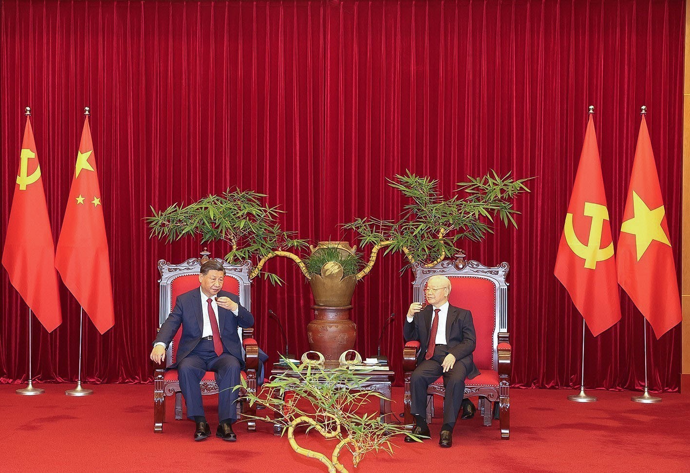Hình ảnh Tổng Bí thư Nguyễn Phú Trọng và Tổng Bí thư, Chủ tịch nước Trung Quốc Tập Cận Bình dự Tiệc trà