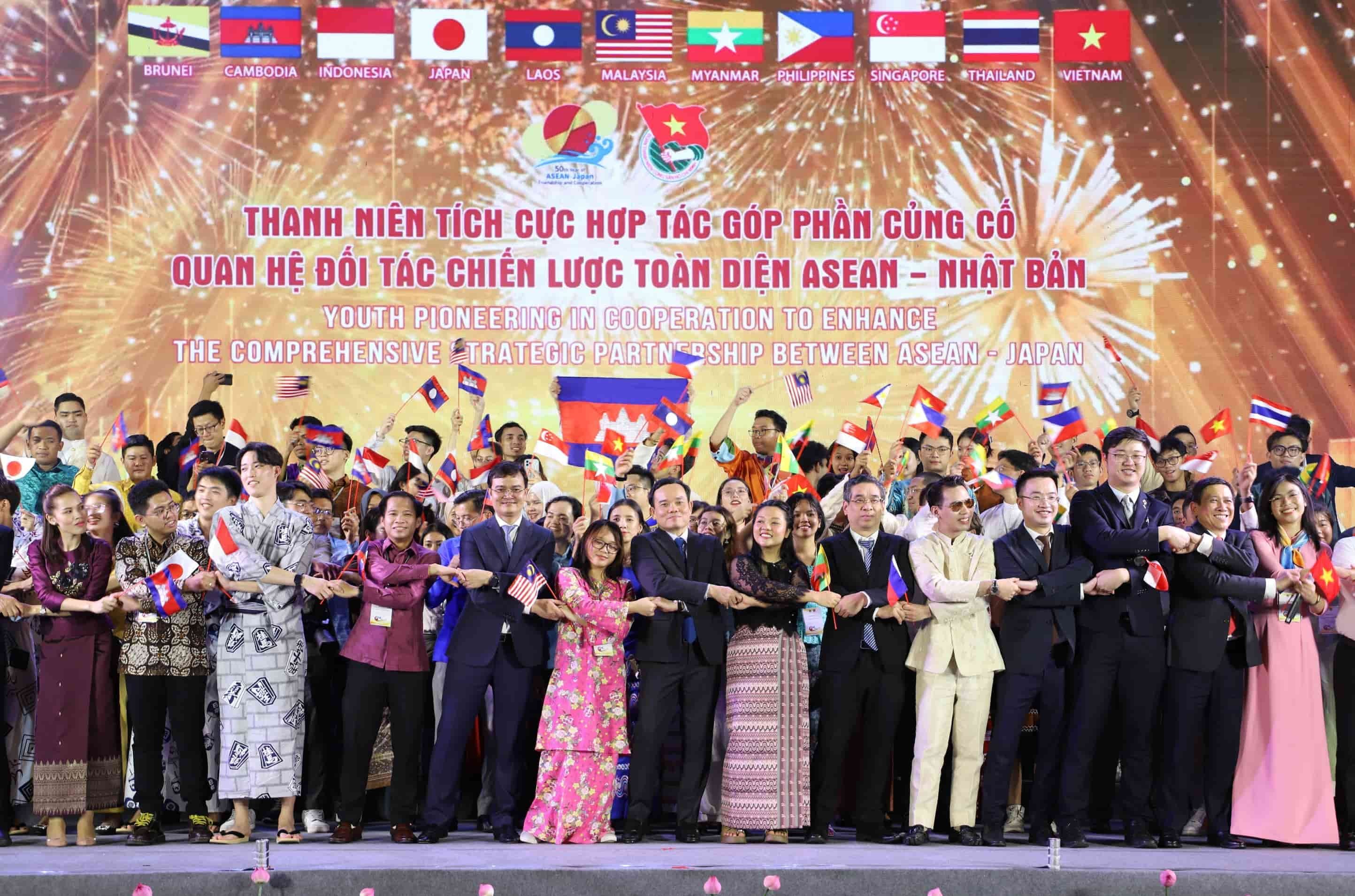 Chương trình nghệ thuật đặc sắc chào mừng 50 năm ASEAN - Nhật Bản