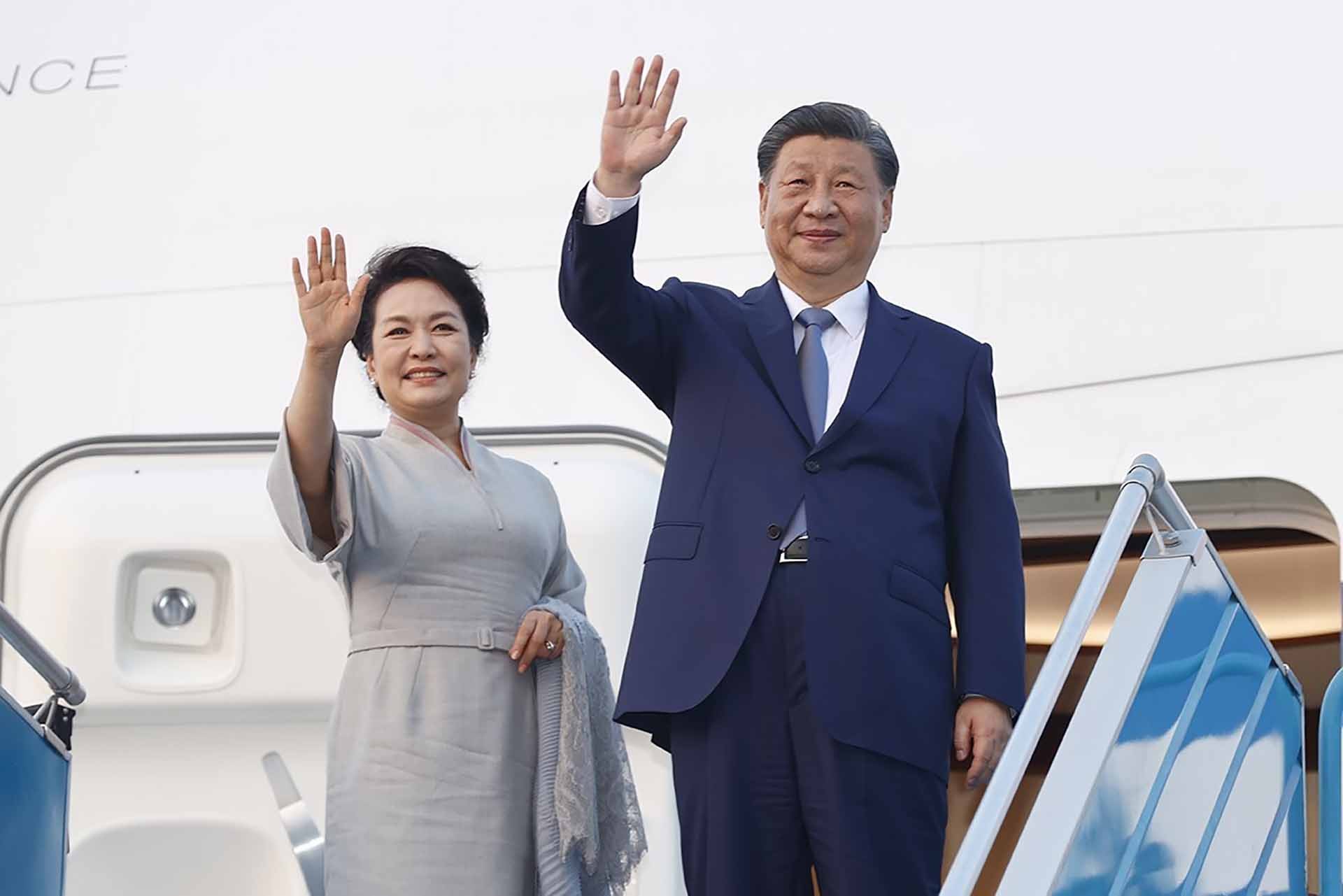 Tổng Bí thư, Chủ tịch nước Trung Quốc Tập Cận Bình và Phu nhân lên đường về nước, kết thúc tốt đẹp chuyến thăm cấp Nhà nước tới Việt Nam. (Nguồn: TTXVN)