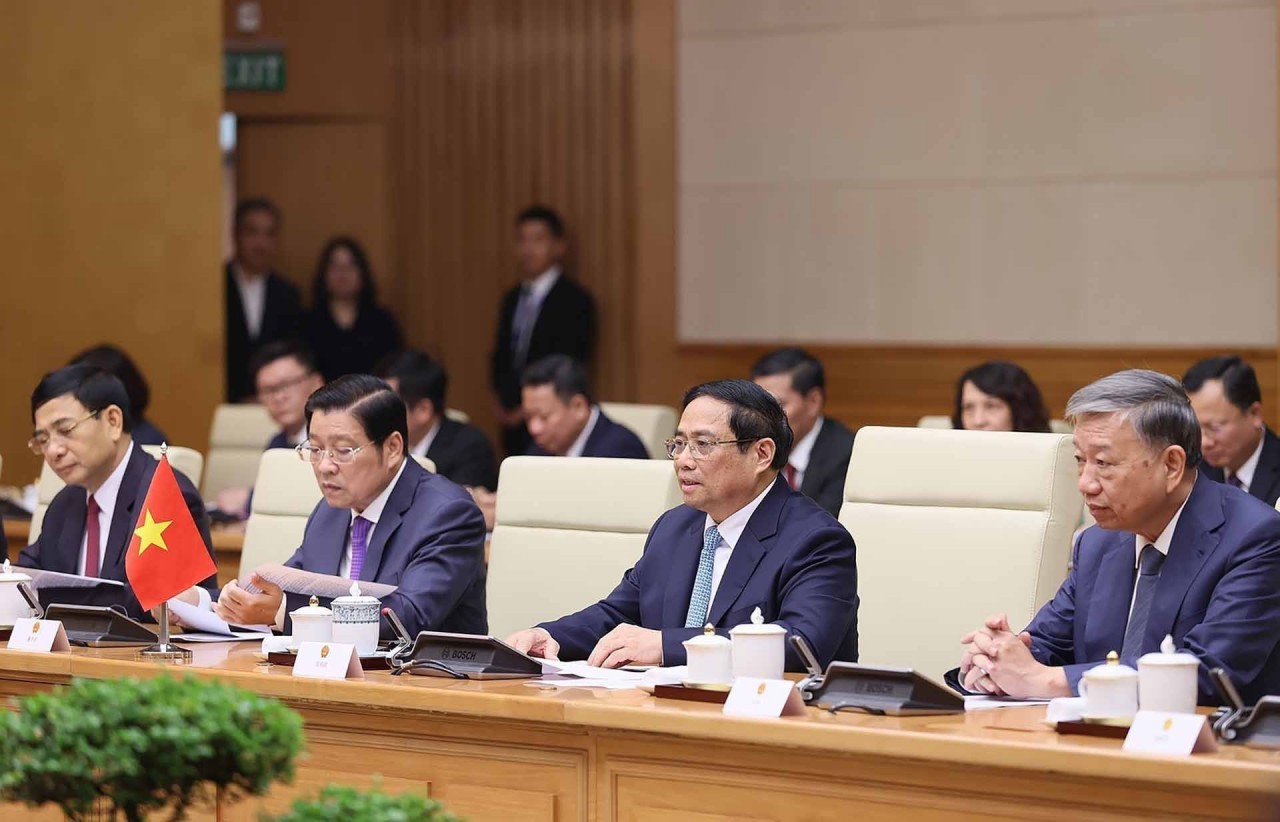 PM Pham Minh Chinh meets with Chinese Genereal Secretary and President Xi Jinping in Hanoi