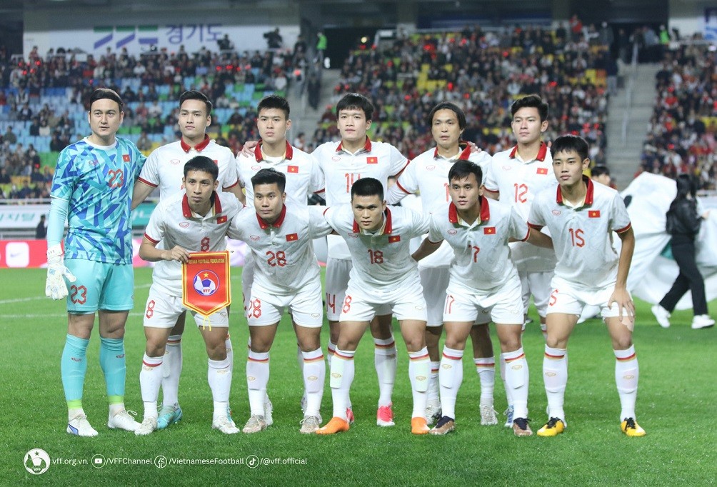 Đội tuyển Việt Nam thi đấu giao hữu với Kyrgyzstan tại Qatar