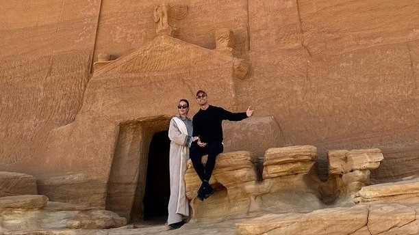 Saudi Arabia: Cristiano Ronaldo và bạn gái du lịch khám phá thành phố ốc đảo cổ kính