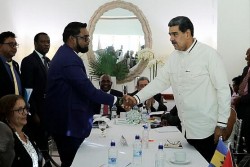 Tranh chấp lãnh thổ đang nóng lên, Tổng thống Venezuela và Guyana gặp mặt, tình hình có cải thiện?