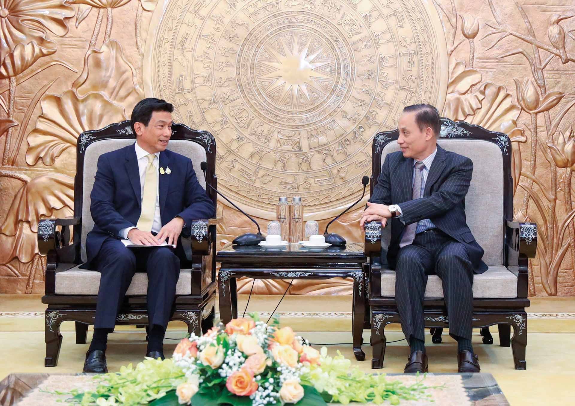 Bí thư Trung ương Đảng, Trưởng ban Đối ngoại Trung ương Lê Hoài Trung tiếp Phó Thủ tướng, Bộ trưởng Ngoại giao Thái Lan Parnpree Bahiddha-Nukara, ngày 25/10/2023.