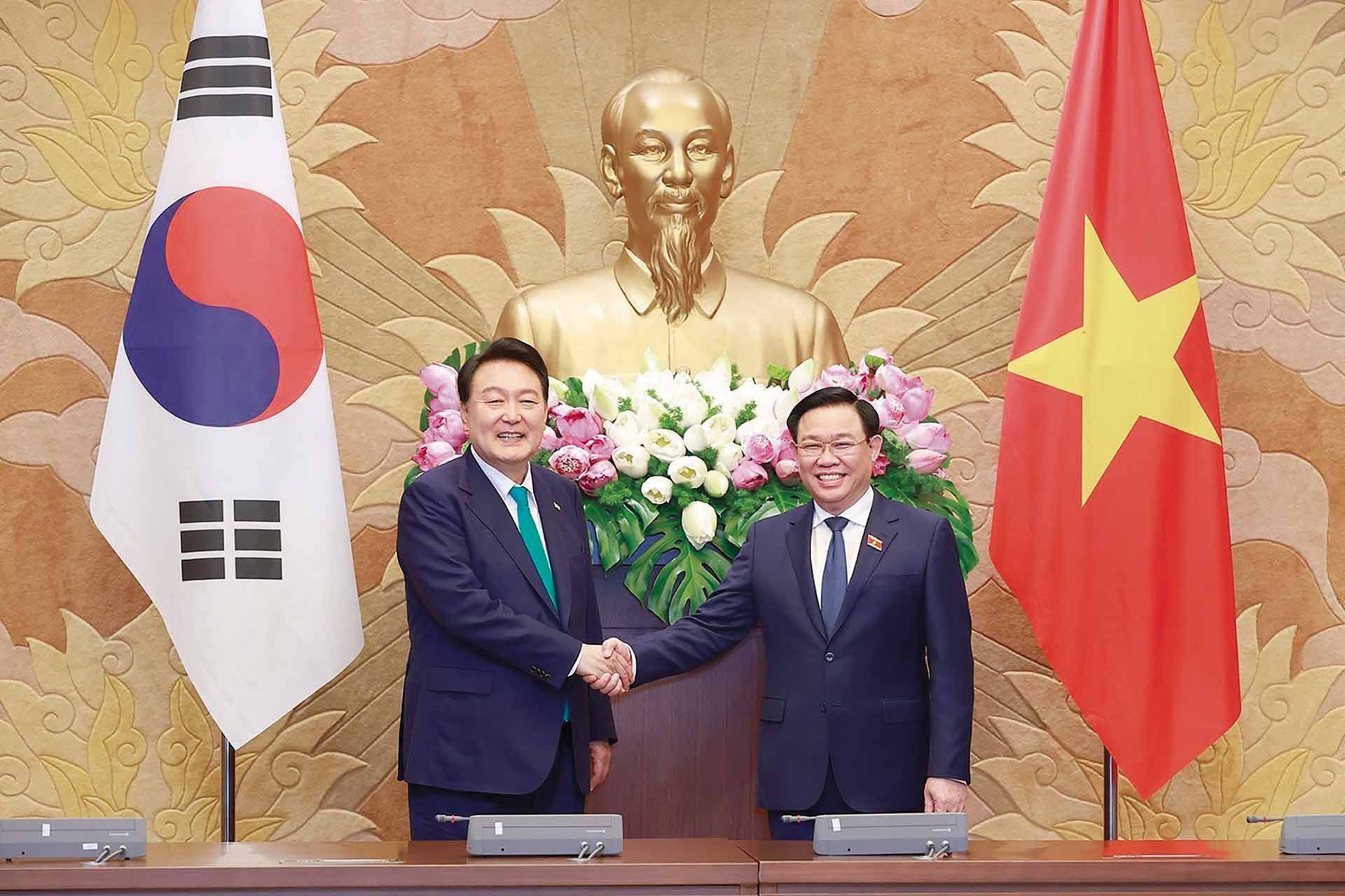 Chủ tịch Quốc hội Vương Đình Huệ tiếp Tổng thống Hàn Quốc Yoon Suk Yeol, ngày 23/6/2023.