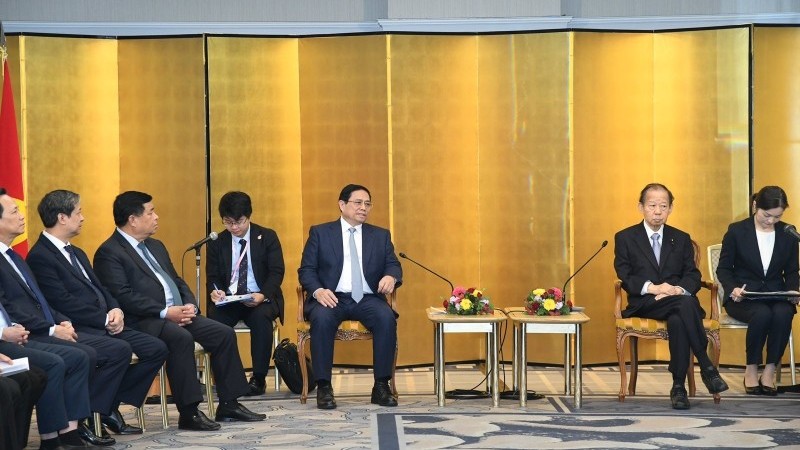 Thủ tướng Phạm Minh Chính tiếp Chủ tịch Liên minh Nghị sĩ hữu nghị Nhật-Việt, Thị trưởng Tokyo