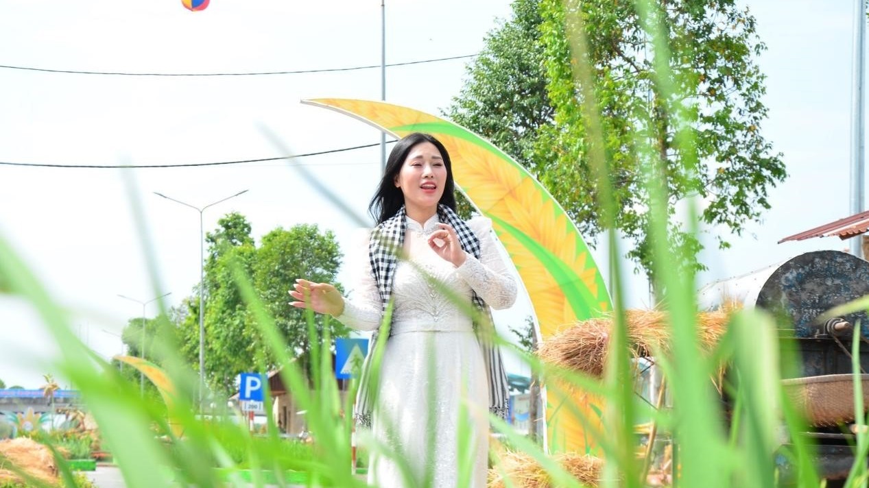 NSƯT Hương Giang ra mắt MV 'Đàn Sáo Hậu Giang' chào mừng Festival Quốc tế Lúa gạo 2023