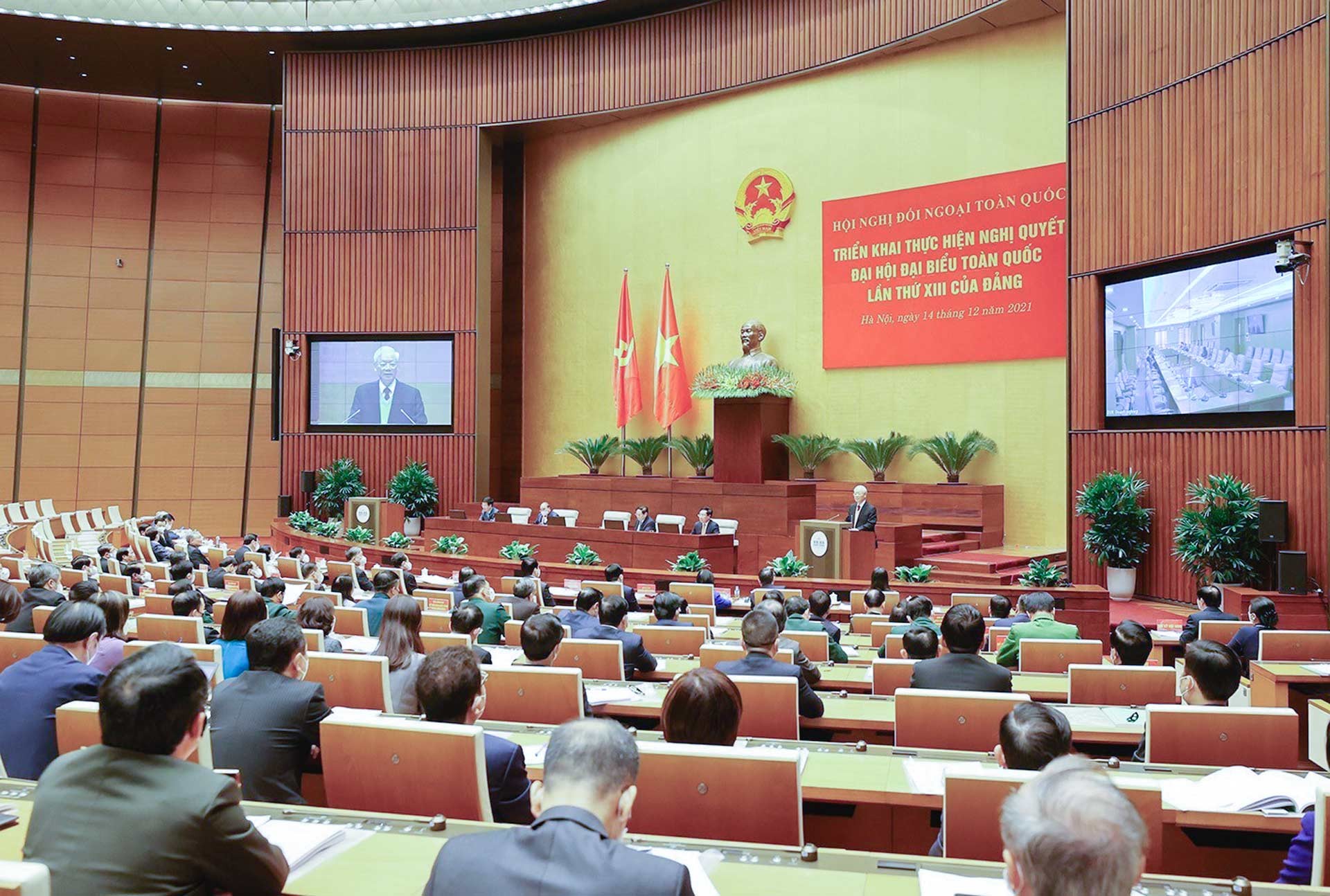 Tổng Bí thư Nguyễn Phú Trọng phát biểu chỉ đạo Hội nghị Đối ngoại toàn quốc triển khai thực hiện Nghị quyết Đại hội đại biểu toàn quốc lần thứ XIII của Đảng, ngày 14/12/2021, tại Hội trường Diên Hồng, Nhà Quốc hội ở Thủ đô Hà Nội.