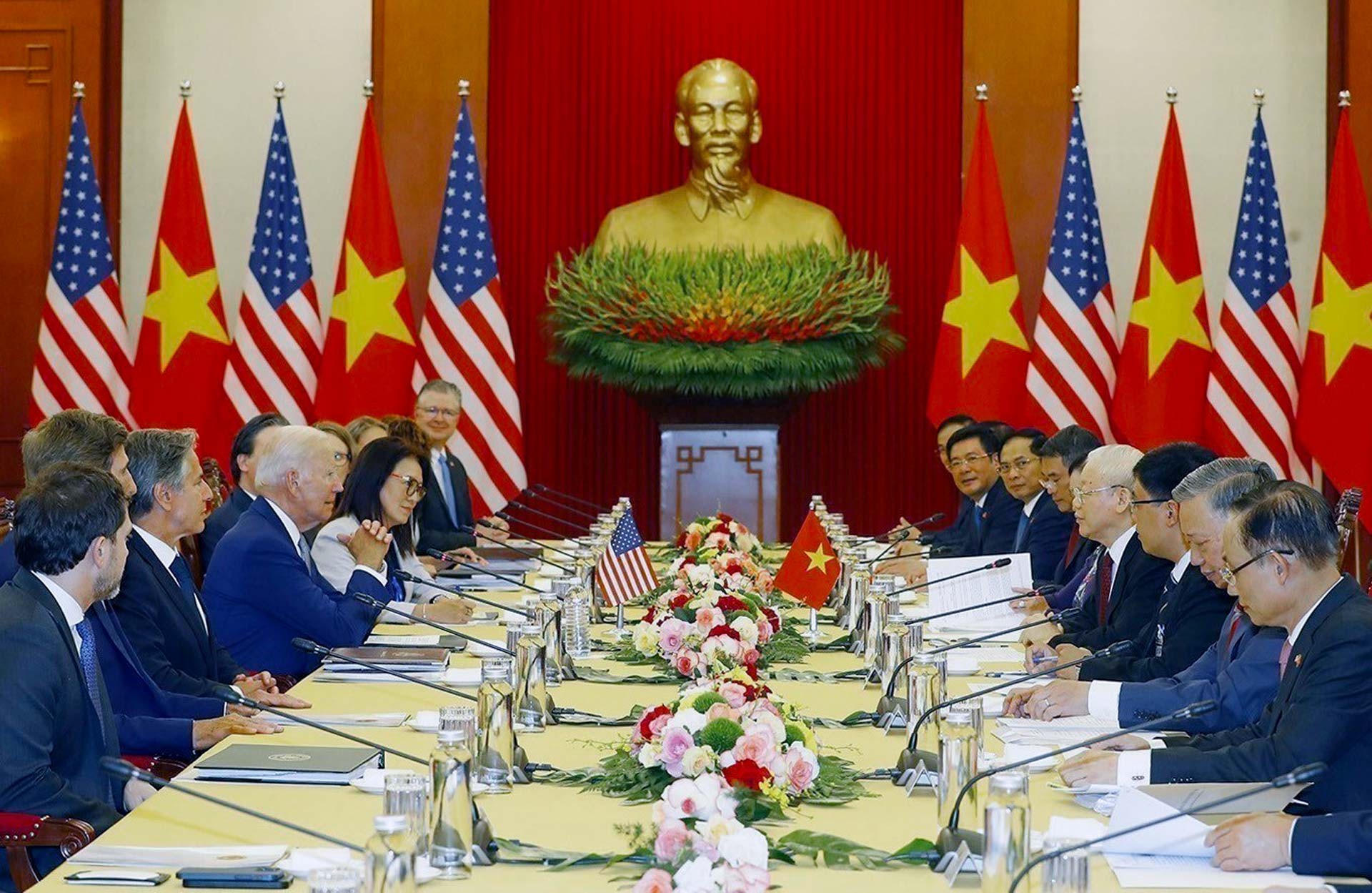Cuộc hội đàm cấp cao giữa Tổng Bí thư Nguyễn Phú Trọng và Tổng thống Joe Biden diễn ra ngày 10/9/2023, tại Hà Nội đã mang lại nhiều kết quả hết sức tốt đẹp, thể hiện qua việc thông qua Tuyên bố chung về nâng tầm quan hệ Việt Nam - Hoa Kỳ lên Đối tác chiến lược toàn diện vì hòa bình, hợp tác, phát triển bền vững. 