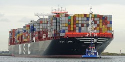 Lo ngại về an toàn, hai hãng tàu biển lớn dừng vận chuyển hàng hóa qua Biển Đỏ