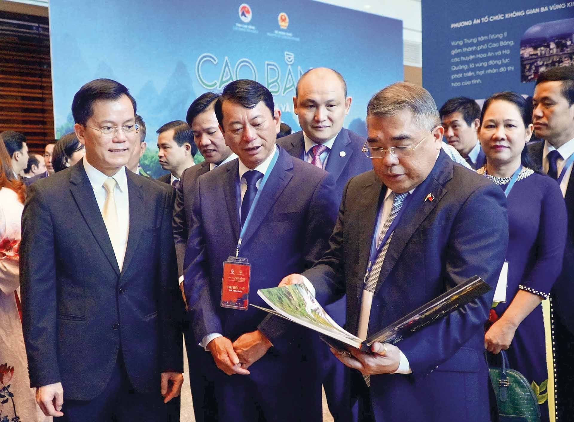 Bộ Ngoại giao phối hợp với tỉnh Cao Bằng tổ chức Hội nghị “Giới thiệu Cao Bằng” tại Hà Nội, tháng 10/2023. (Nguồn: TTXVN)