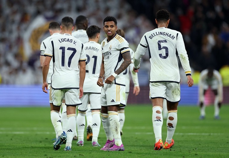 Đến phút 37, cách biệt được nhân đôi cho Real Madrid khi Rodrygo có cú ra chân quyết đoán trong vòng cấm. 