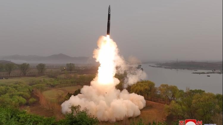 Ông Kim Jong-un ca ngợi ‘tính đáng tin cậy và dũng khí của lực lượng hạt nhân chiến lược’ Triều Tiên