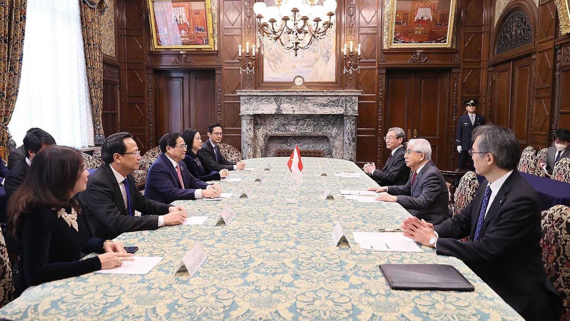 Thủ tướng Phạm Minh Chính hội kiến Chủ tịch Thượng viện và Hạ viện Nhật Bản